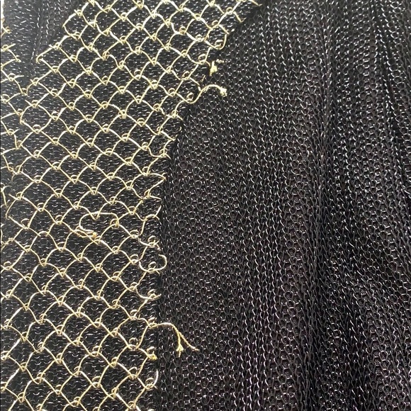 BLACK/GOLD LONG SLEEVE METALLIC PARTY DRESS - Picture 6 of 8